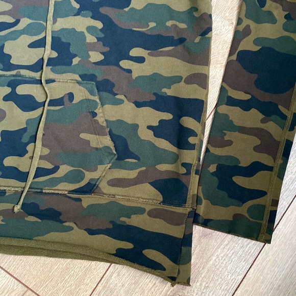 NILI LOTAN Janie Hoodie in Green Camouflage Print - Picture 4 of 7